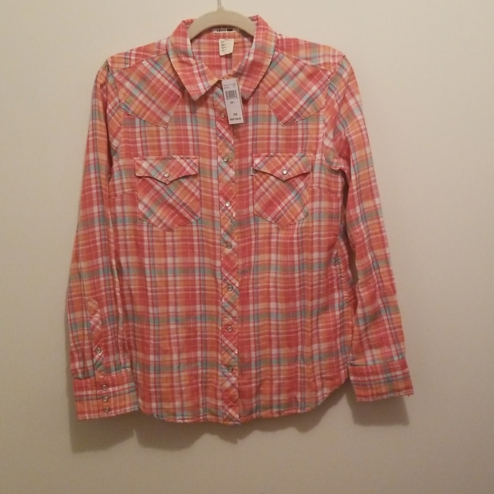 Levis woman's shirt
